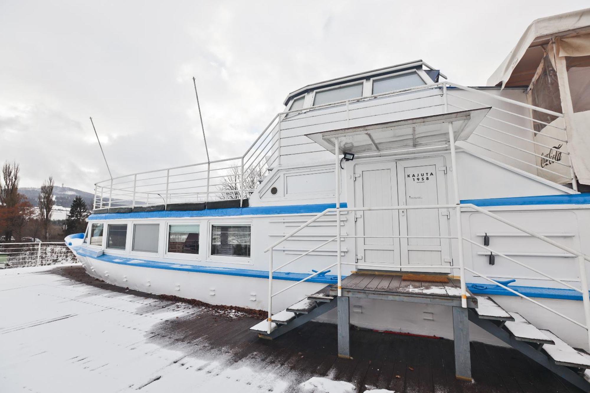 Unique Boat Apartments By Lake - Kajuta 1958 Námestovo エクステリア 写真